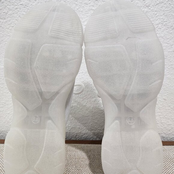 White Sneakers Women's Size 5.5 New - Picture 4 of 6